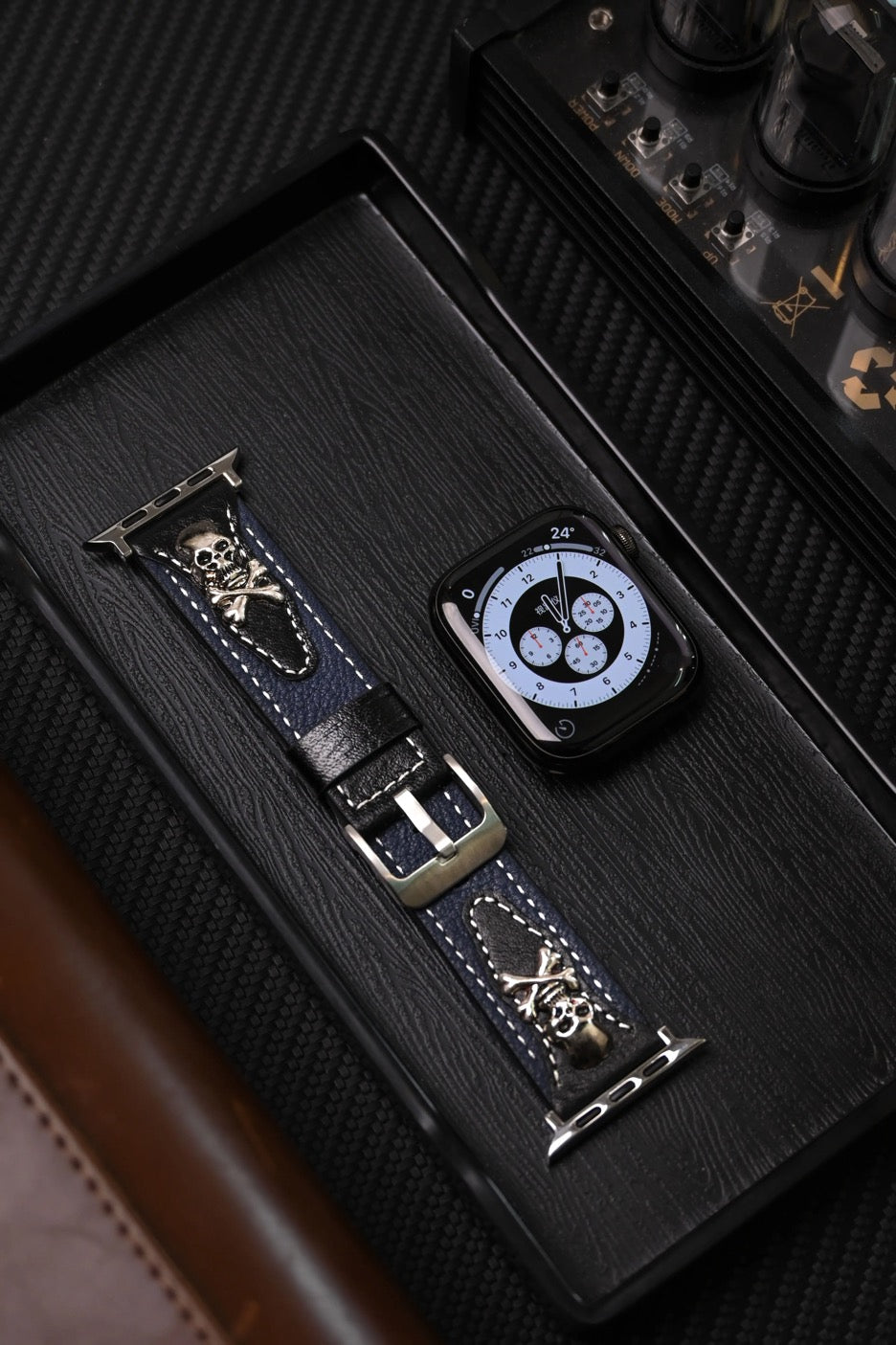LABR Vintage Punk Skull Leather Apple Watch Band