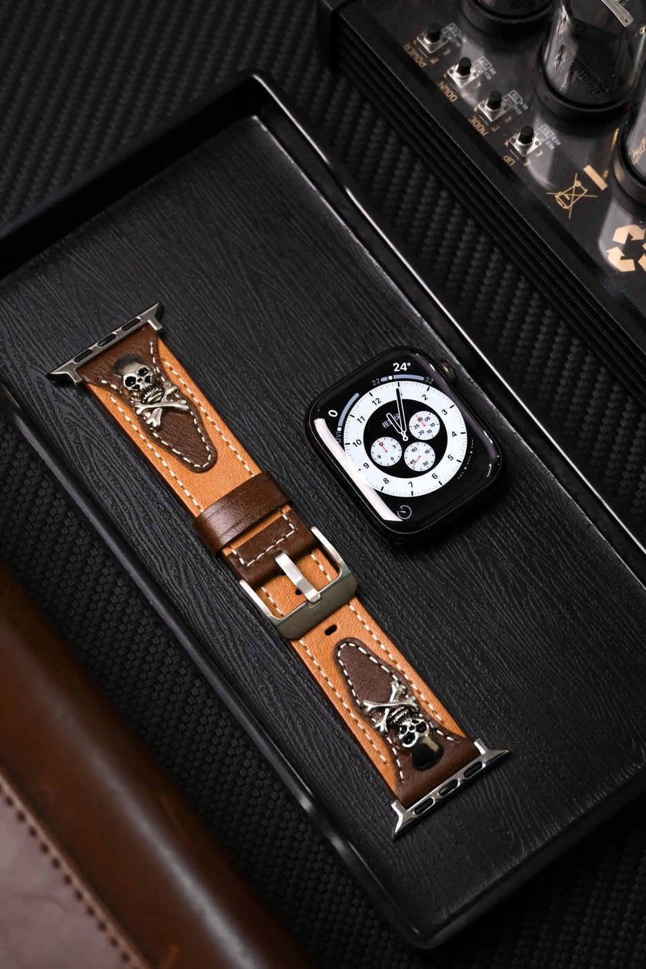 LABR Vintage Punk Skull Leather Apple Watch Band